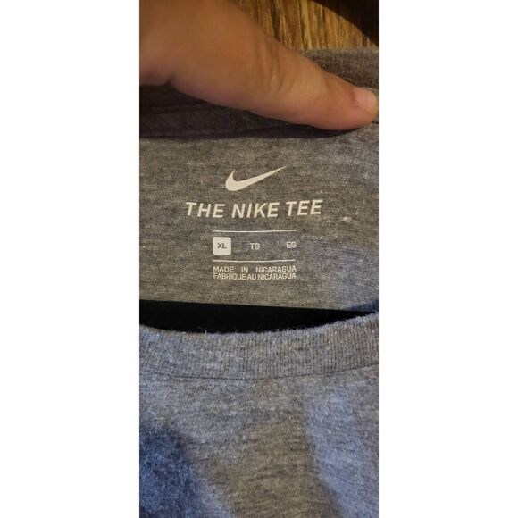 Nike grey short-sleeved tee - Picture 2 of 3